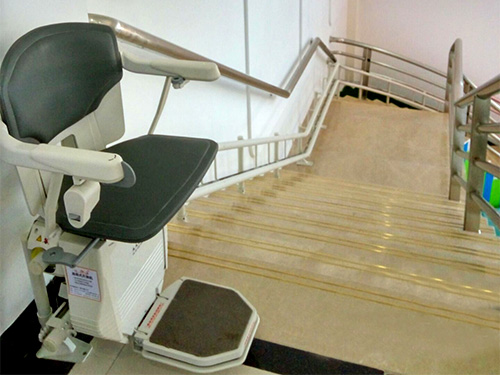 斜掛式電動升降椅